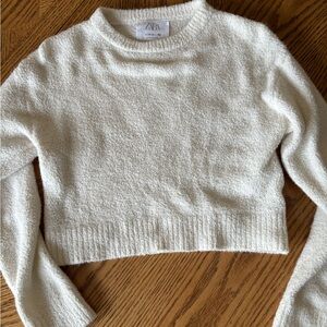 Zara Women's Off-White Crew Neck Sweater